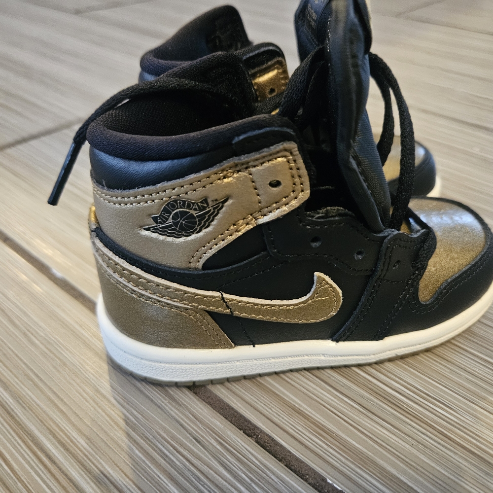 Jordan Toddler Kids Shoes Black and Gold Size 7 Bnib